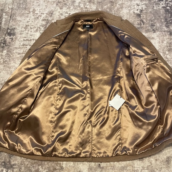NWT Beautiful DKNY mid length mid weight brown coat - Picture 5 of 11